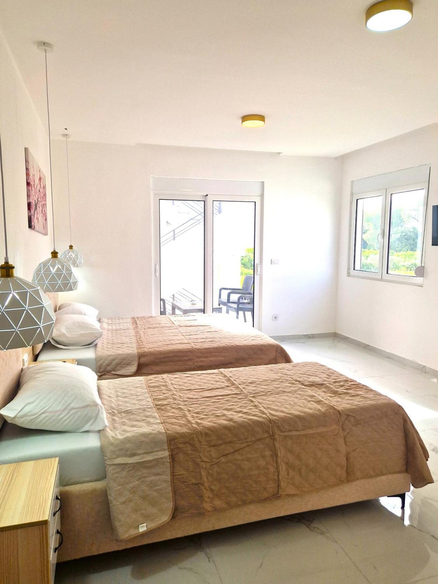 Ivana Apartments Улцин Екстериор снимка