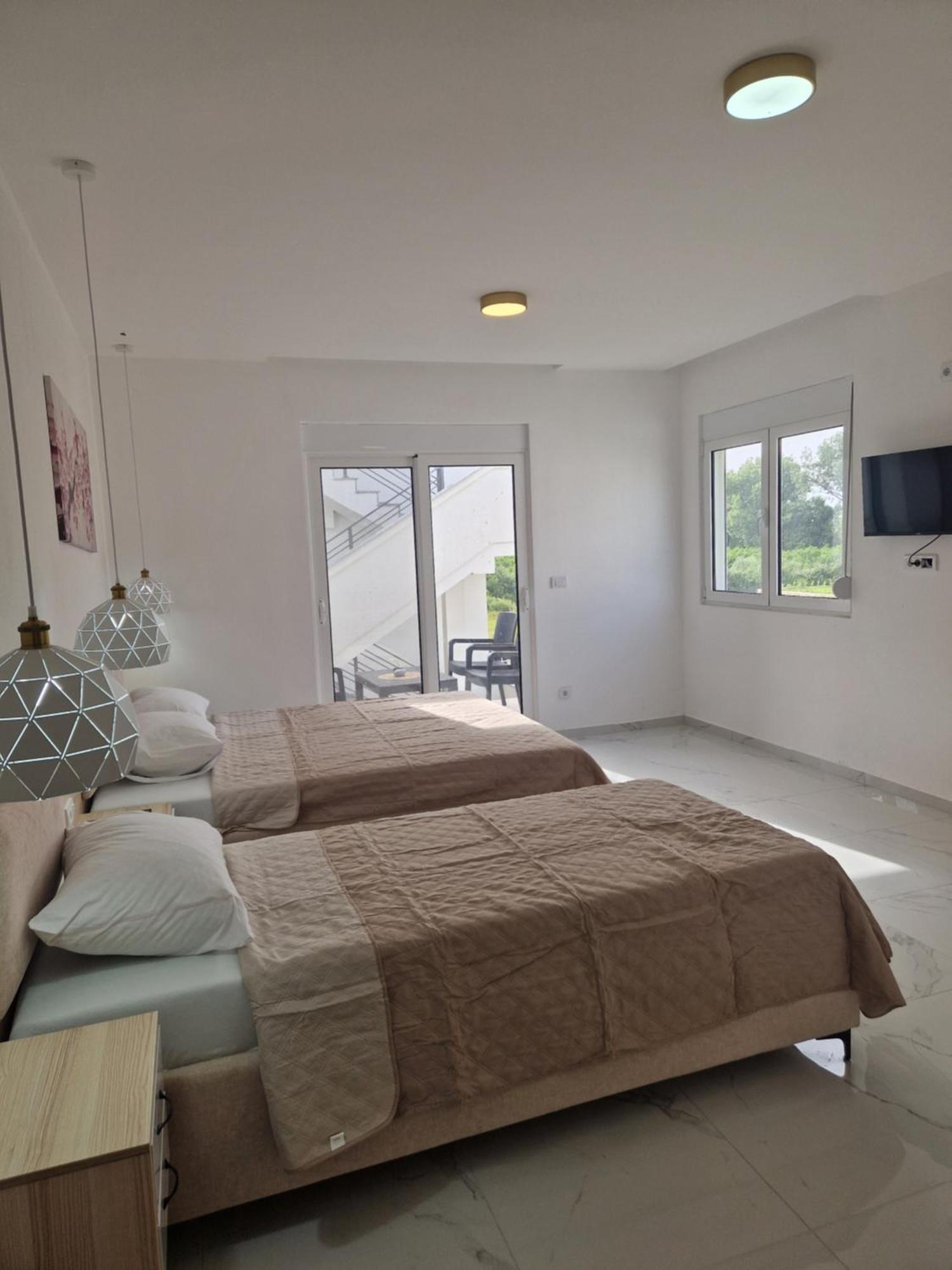 Ivana Apartments Улцин Екстериор снимка