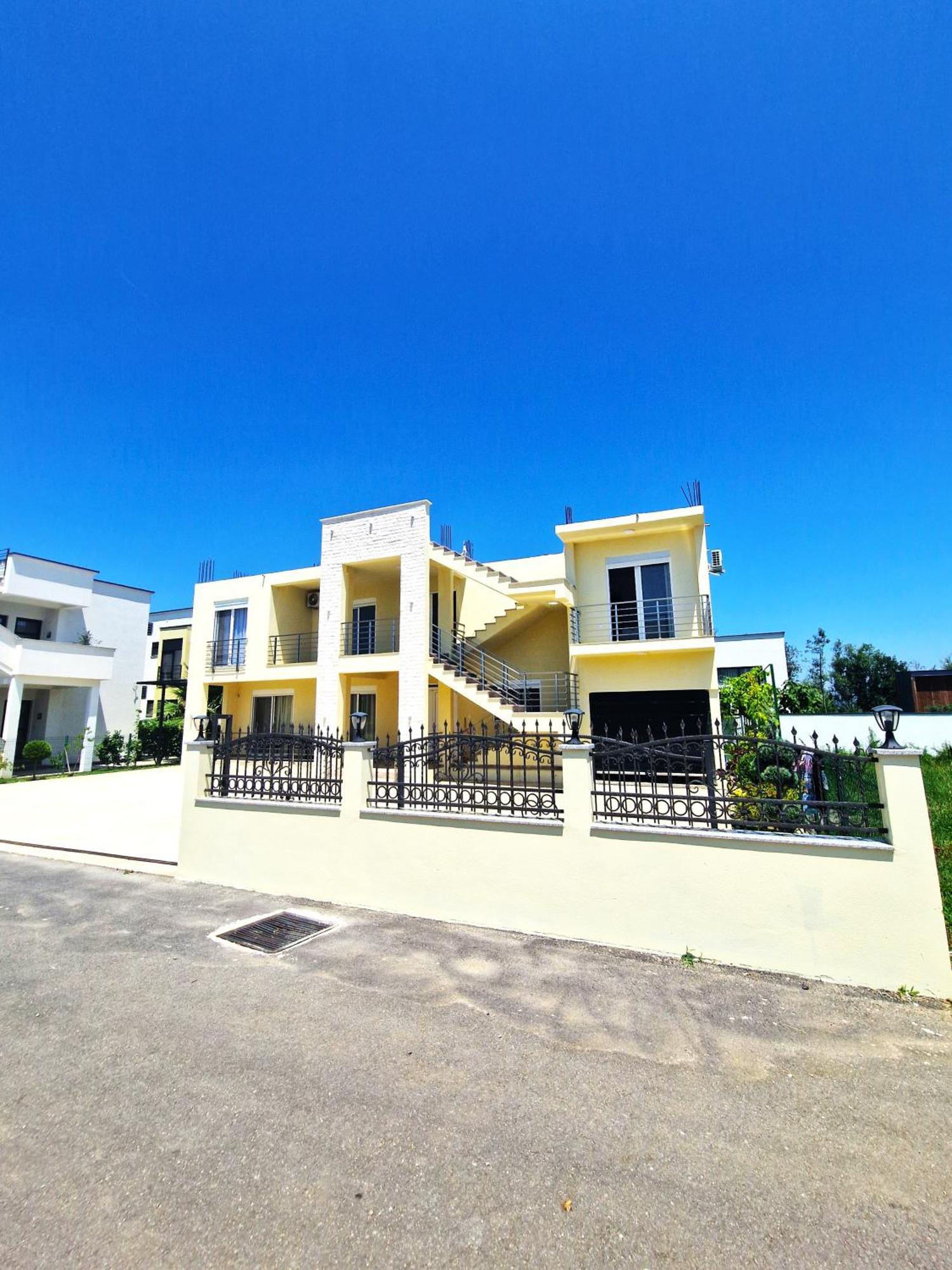 Ivana Apartments Улцин Екстериор снимка