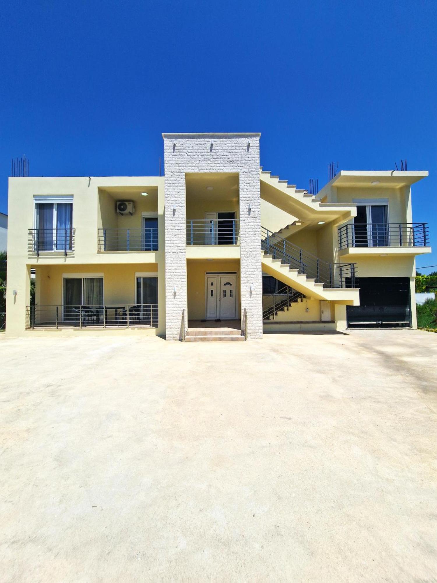 Ivana Apartments Улцин Екстериор снимка