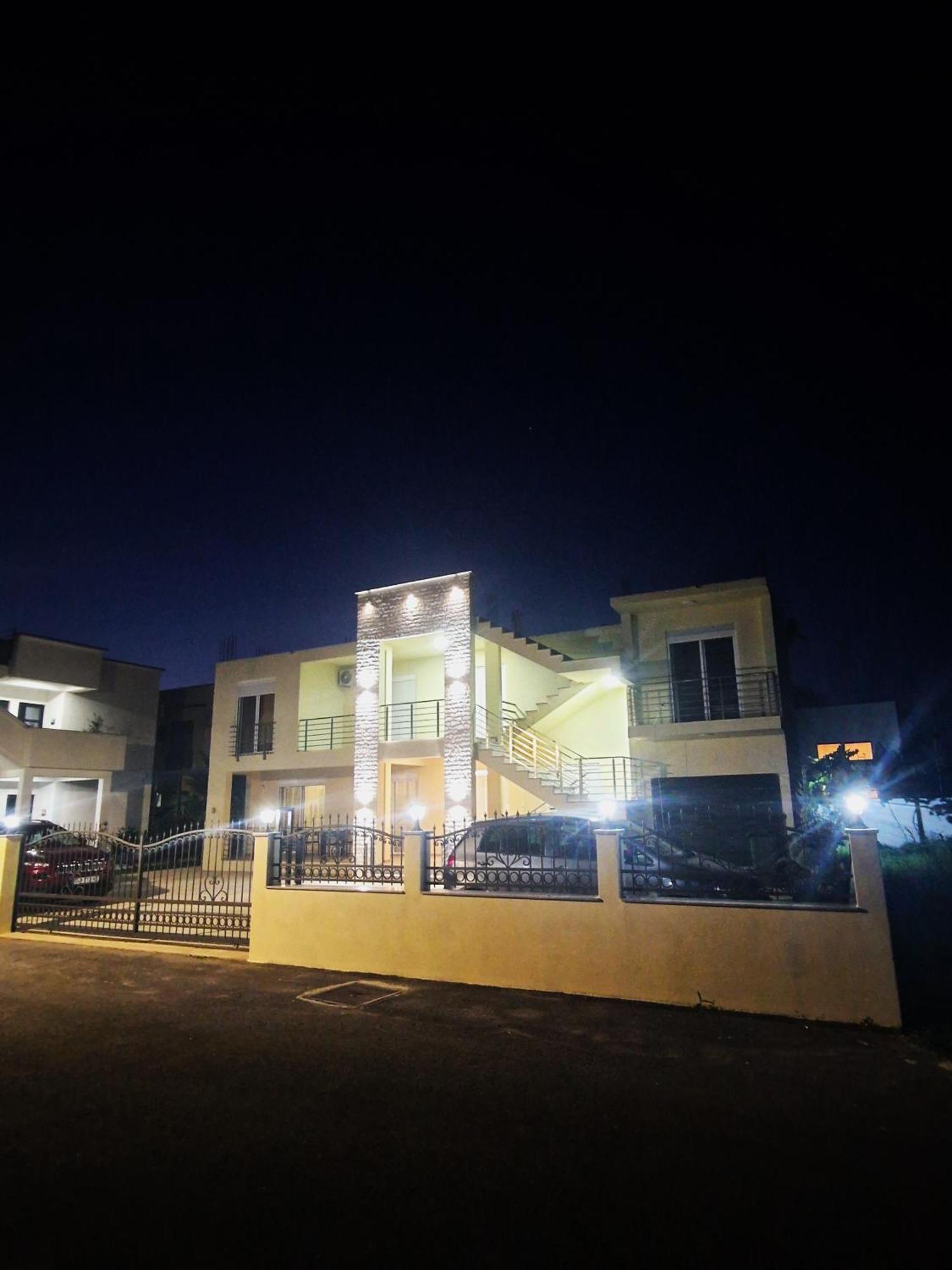 Ivana Apartments Улцин Екстериор снимка